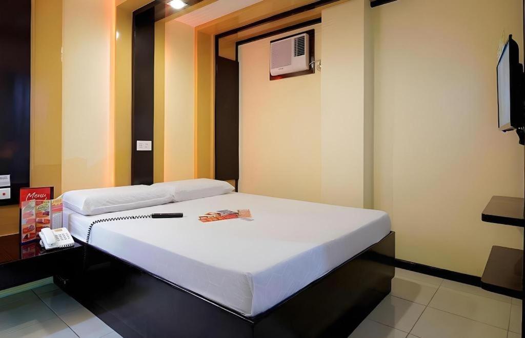 Hotel Sogo Tarlac Eksteriør bilde